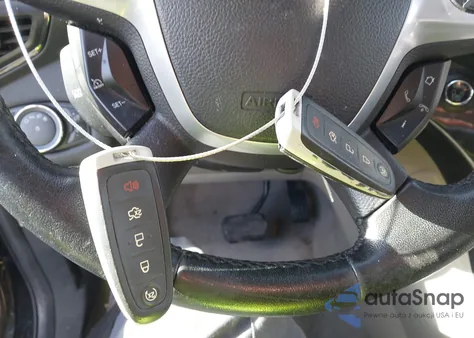 2014 Ford Escape Titanium z USA, uszkodzony, nr VIN 1FMCU0J9XEUA45182